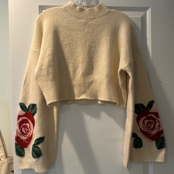 H&M Cream Cropped Turtleneck Sweater with Red Rose Motif - Picture 2 of 7